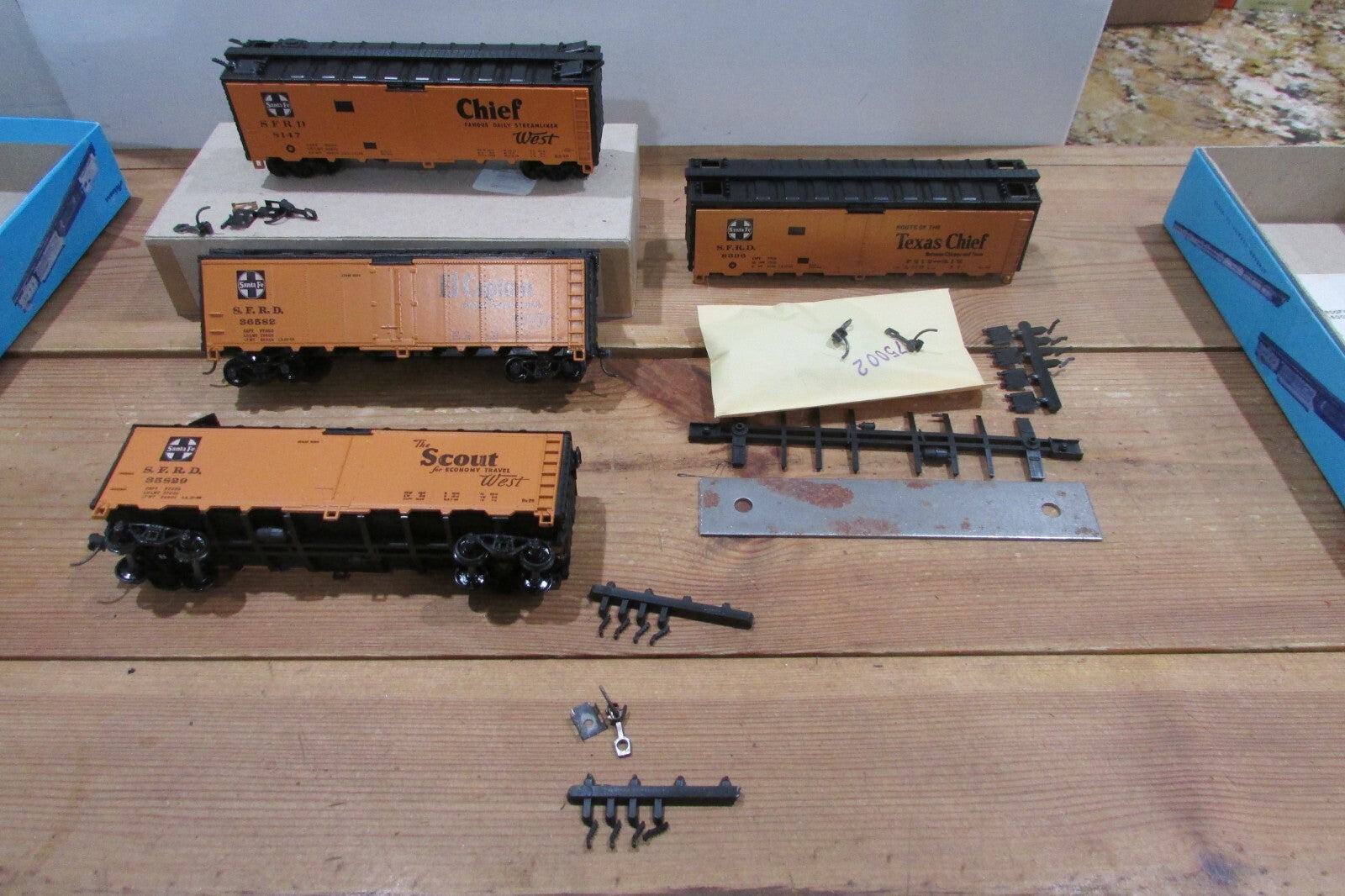 HO Scale Athearn (4) Assorted Freight Cars 40ft Reefer ATSF Lot#4228