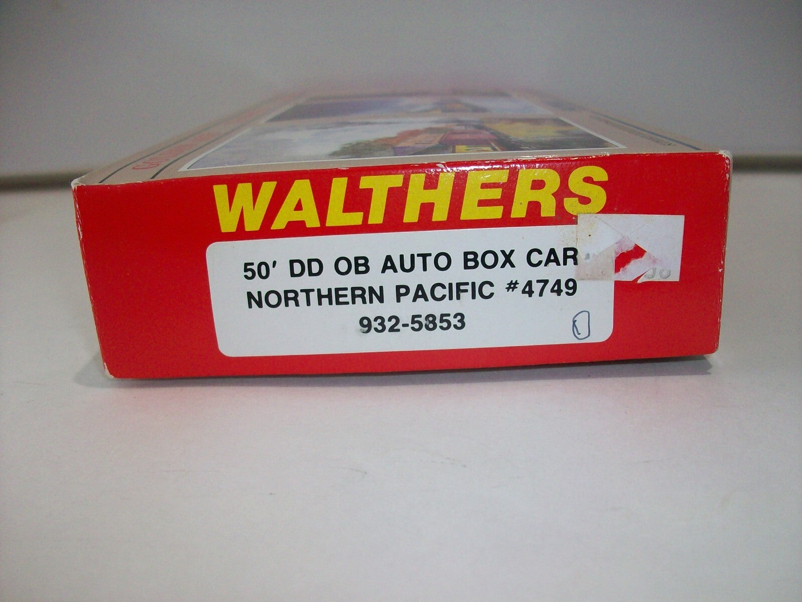 HO Scale Walthers  932-5853 50 DD OB AUTO BOX "Northern Pacific"
