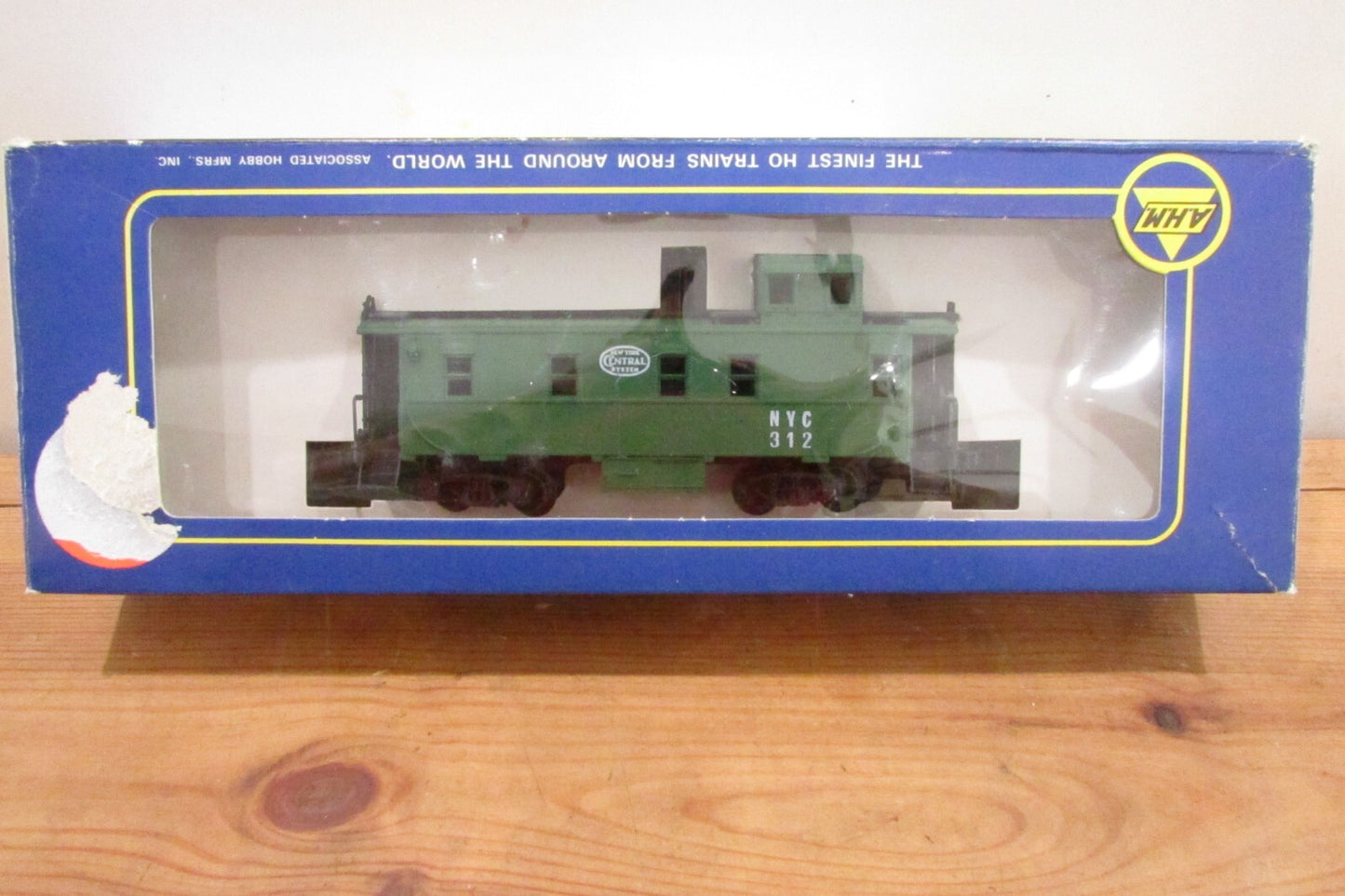 HO Scale AHM 5277D New York Central Caboose #312