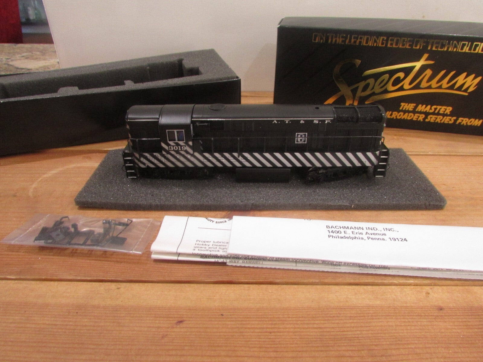 HO Scale Bachmann  81203 Fairbank Morse H16/44 Diesel Santa Fe #3019 Lot#3773