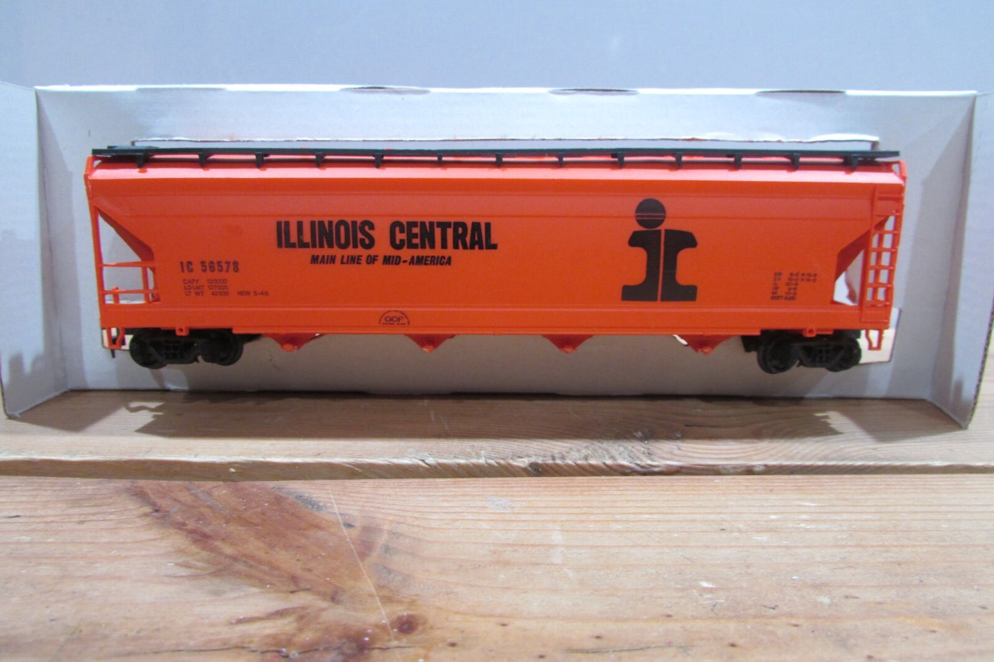 HO Scale AHM 5395-08 Center Flow Hopper Illinois Central #IC56578