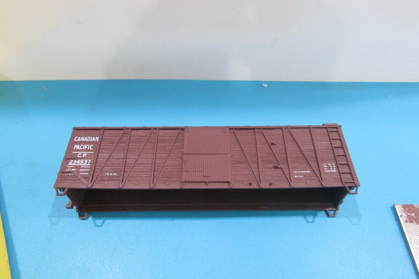 Ho Scale Accurail 4204 40' O.B Box Car Canadian Pacific Kit Lot#2501