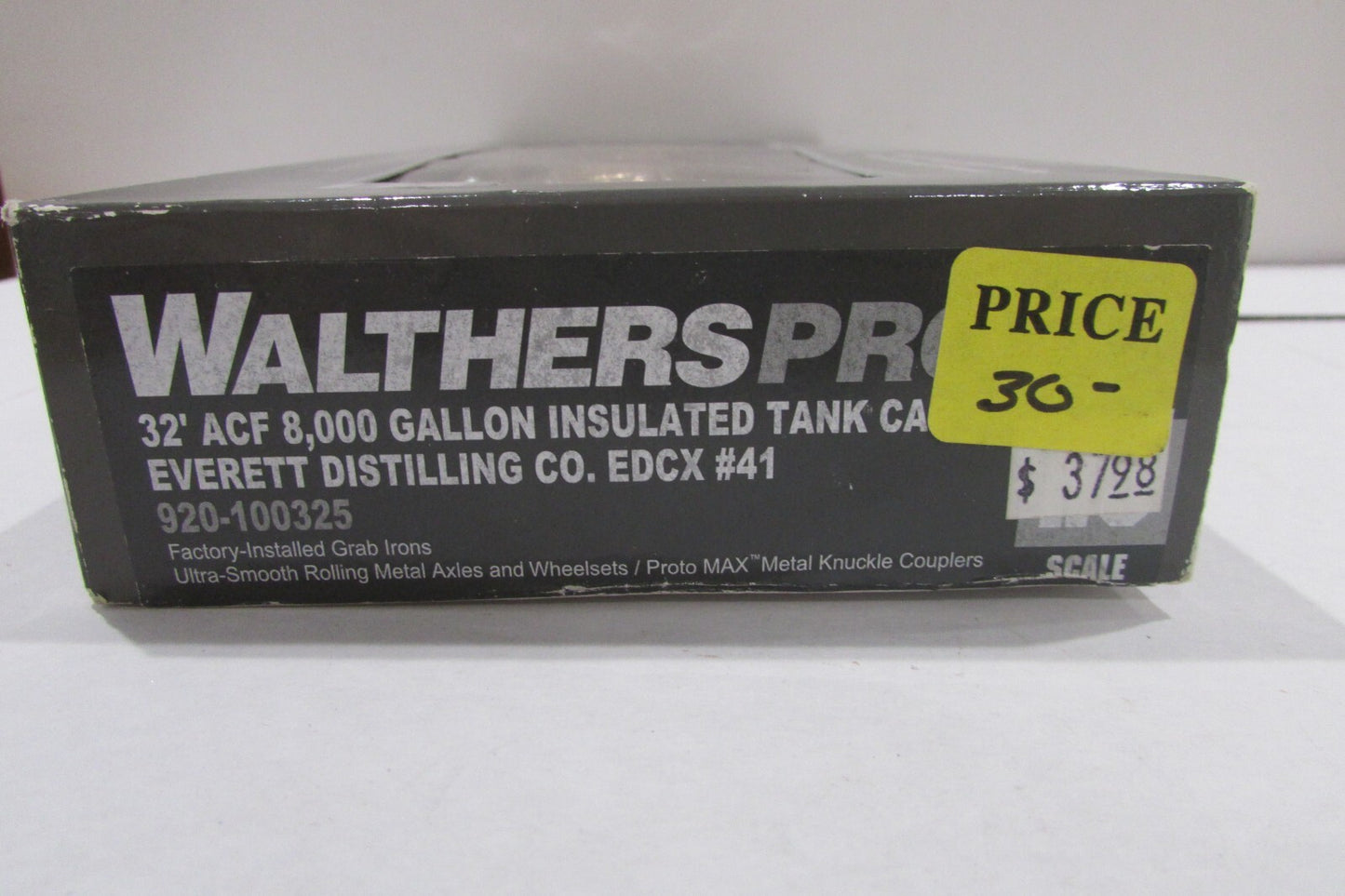 HO Scale Walthers  920-100325 32' ACF 8,000 Gallon Insulated Tank Car Wal4876