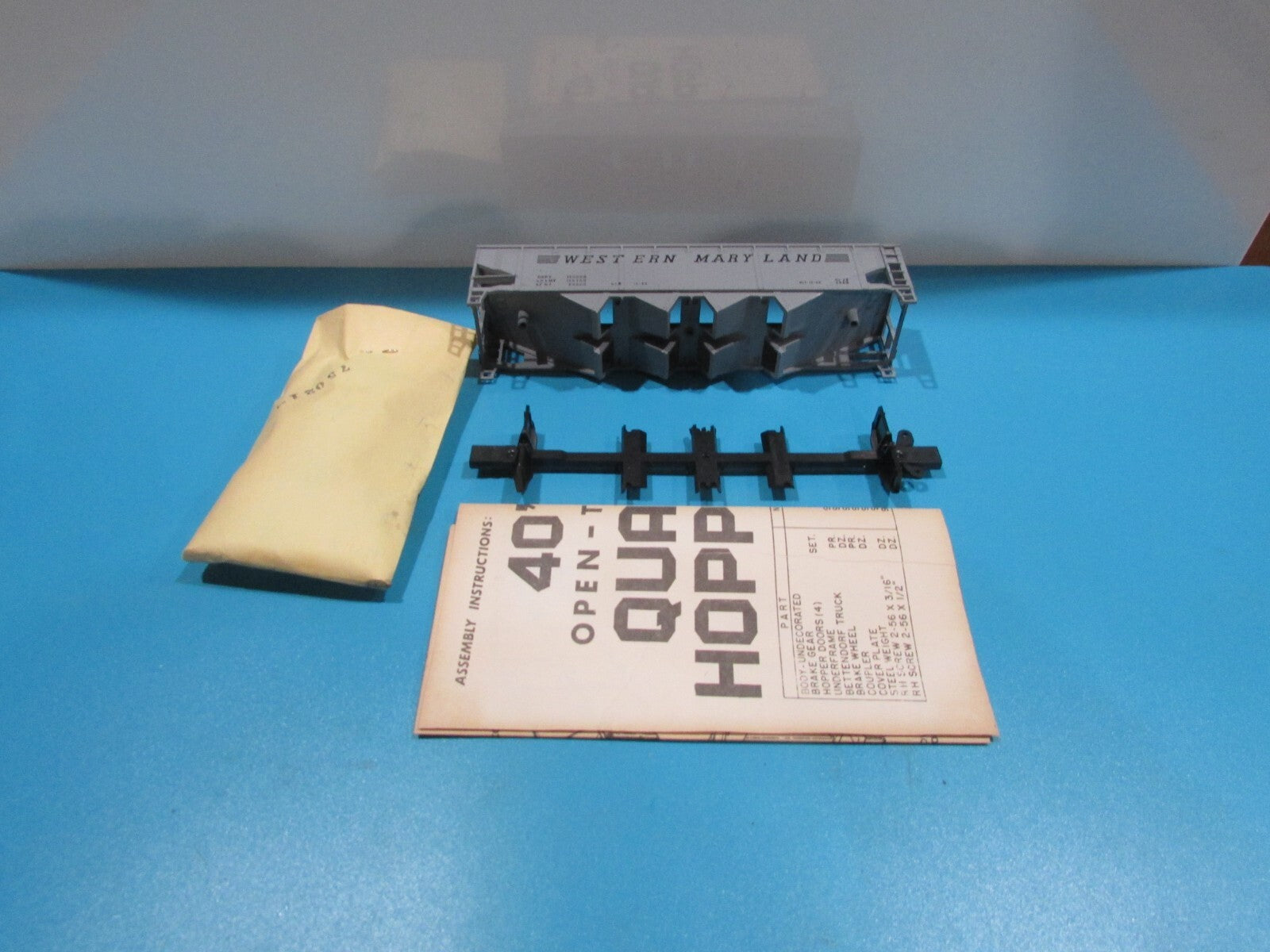 HO Scale Athearn 1757 Hopper Car Kit Western Maryland  Lot#1003