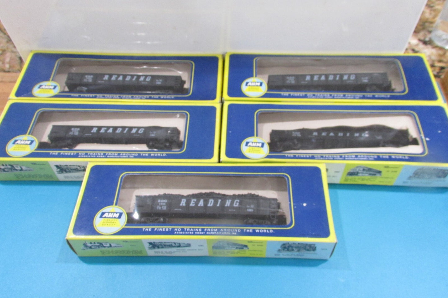 HO Scale AHM (5) Gondolas Car with Load "Reading" Lot#4174