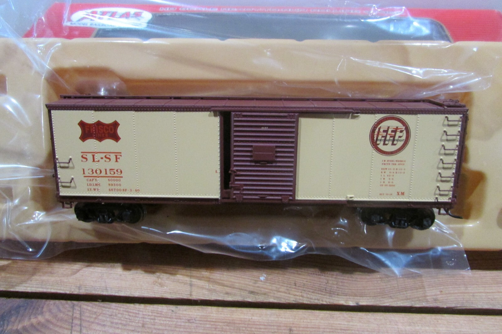 HO Scale Atlas 20-001-221 USRA Steel Rebuilt Box Car A4928