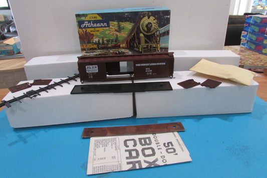 HO Scale Athearn/Bev-Ber 489 D.D Family Lines Car #SCL 614195