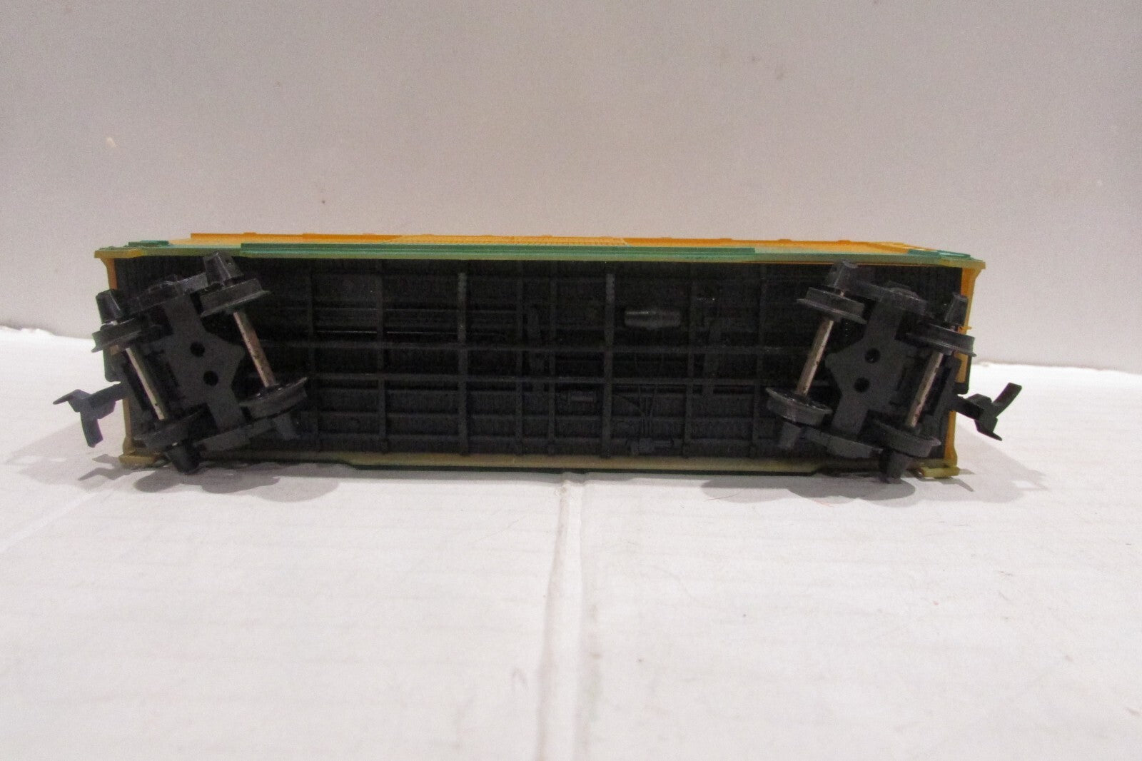 HO Scale AHM 5298-G Double Door Box Car RUTLAND