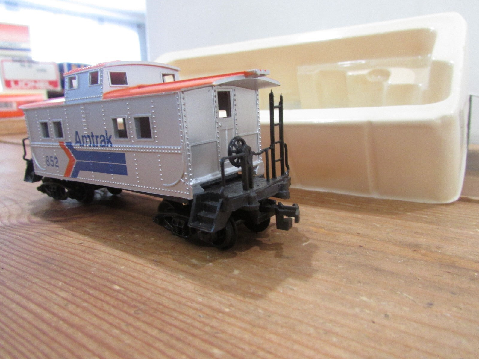HO Scale Bev-Bel Corp Amtrak Caboose #852 Lot#4257