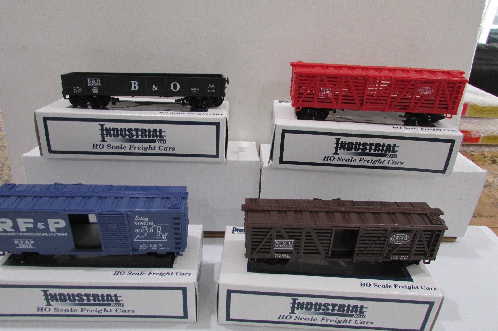 HO Scale Industrial Rail (4) Assorted Freight Cars  Lot#2863