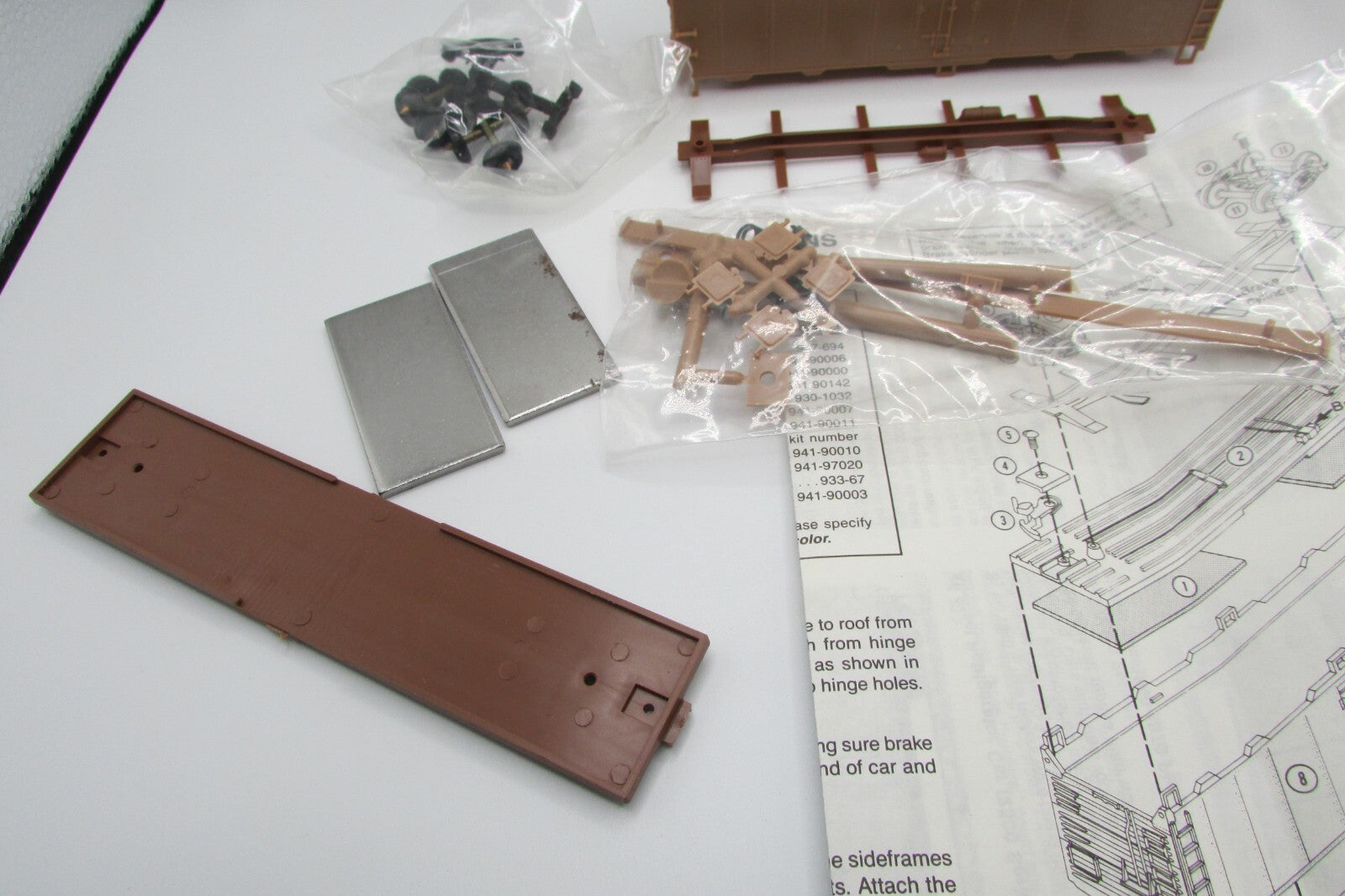 HO Scale Walthers 932-2500 40ft Steel Reefer Undecorated  WAL4671