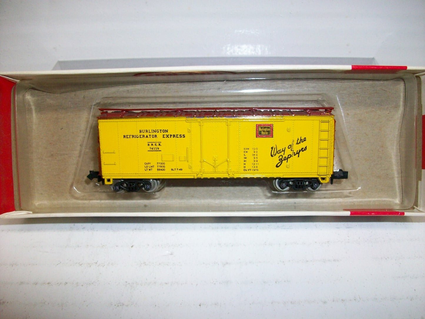 N Scale Con-Cor 1051-X 40' STL Reefer Car Burlington Refrigerator Express