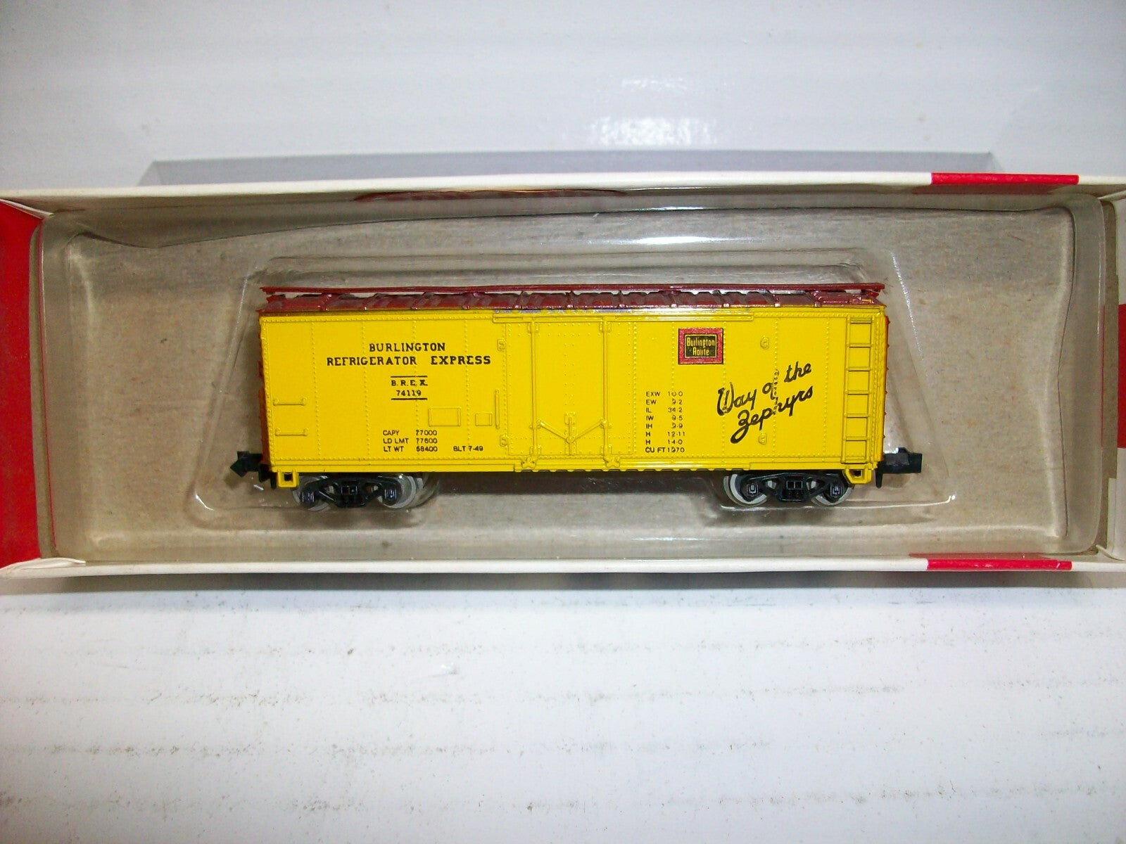 N Scale Con-Cor 1051-X 40' STL Reefer Car Burlington Refrigerator Express