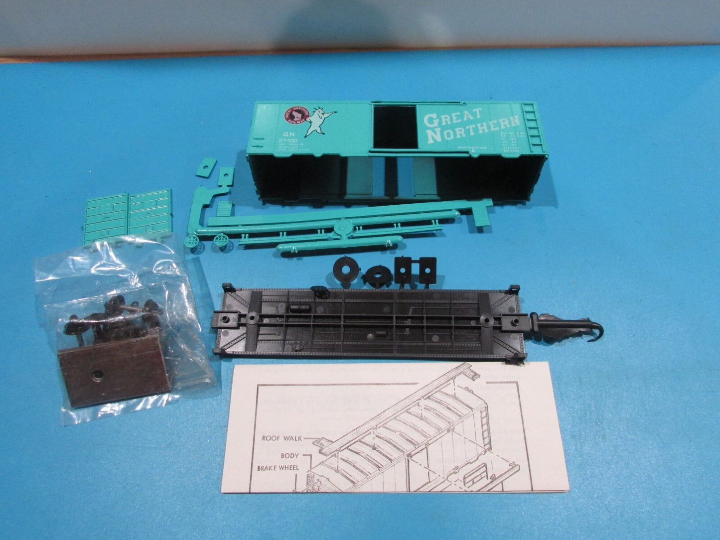 HO Scale RoundHouse 1052 40' Boxcar Kit Great Northern RH4282