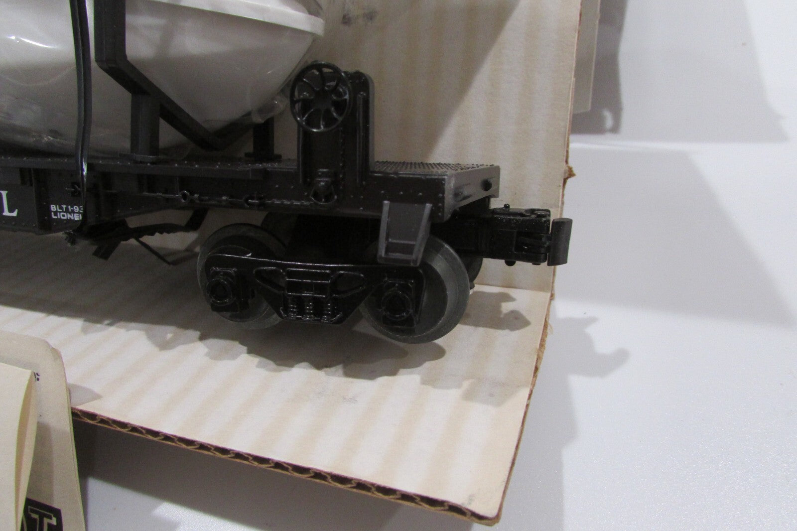 O Gauge 6-16661 Lionel Flatcar with Operating Boat