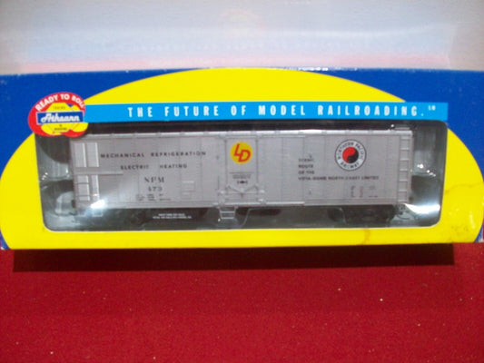 HO Scale Athearn 7551 50' Smooth Side Reefer Freight Car "Northern Pacific"