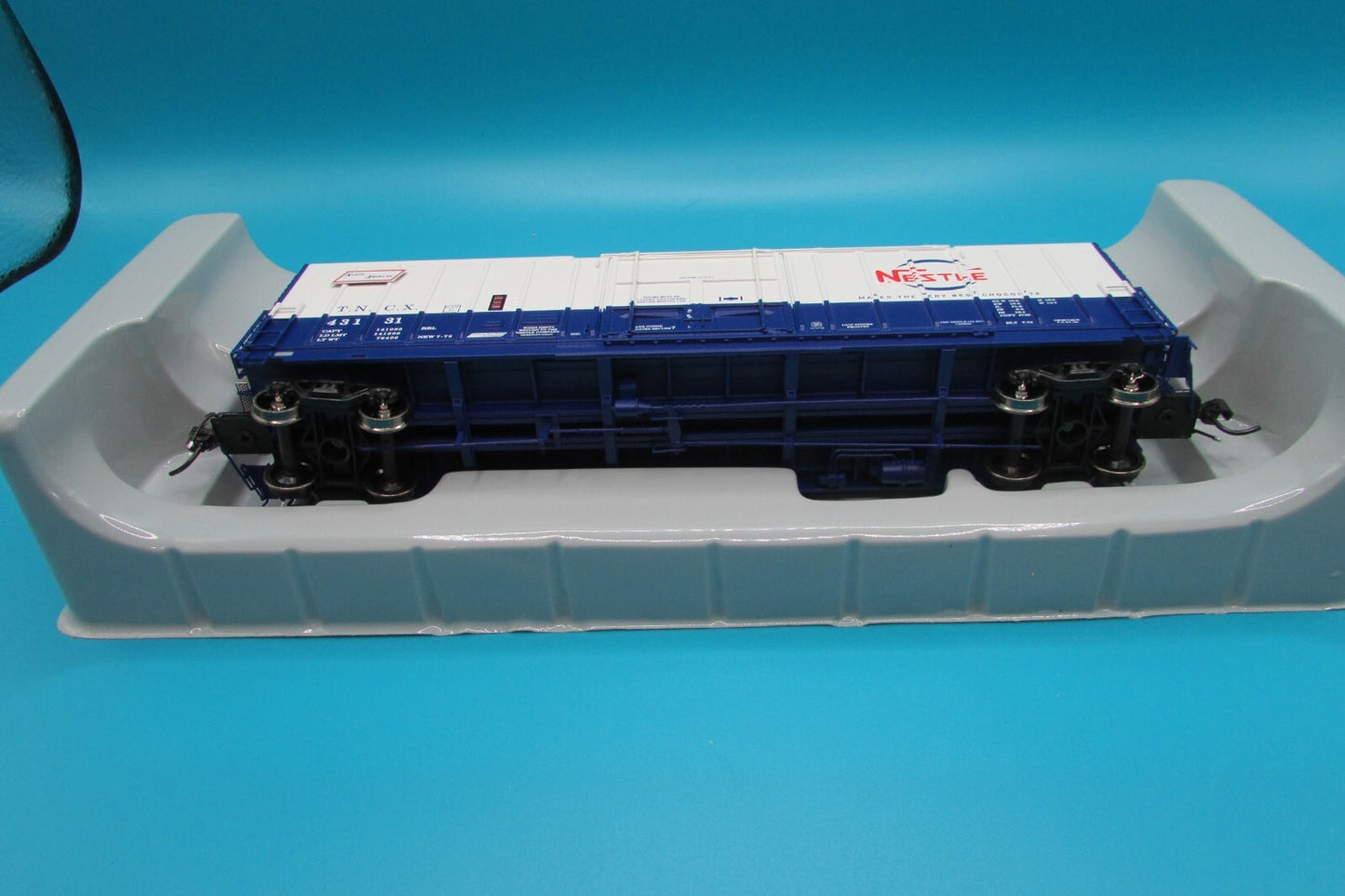 HO Scale Athearn G4338 50' P.C&F. Box Car Ext Post 10'-6' Plug Door  Lot#4418