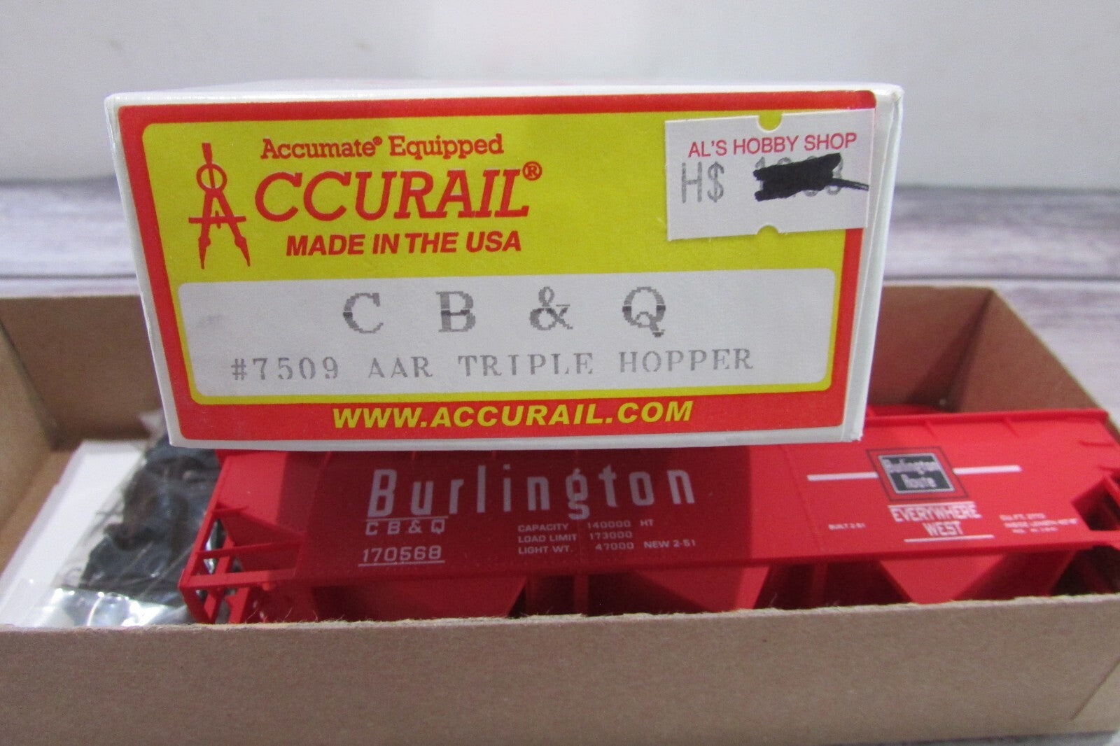 HO Scale Accurail 7509 AAR Triple Hopper CB & Q #170568 Kit