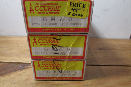 HO Scale Accurail 2719 3Pack Wood Side Hopper GM & O  Lot#3735