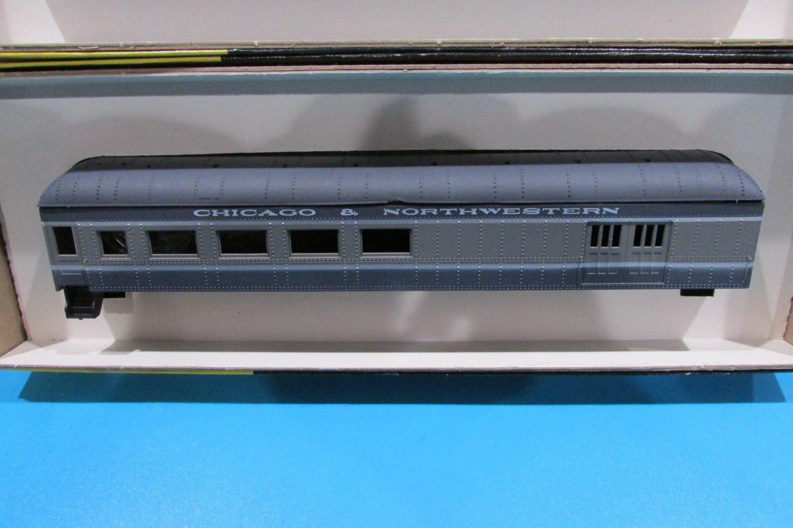 HO Scale Roundhouse (2)Harriman Style Chicago & Northwester Kits Lot#2630