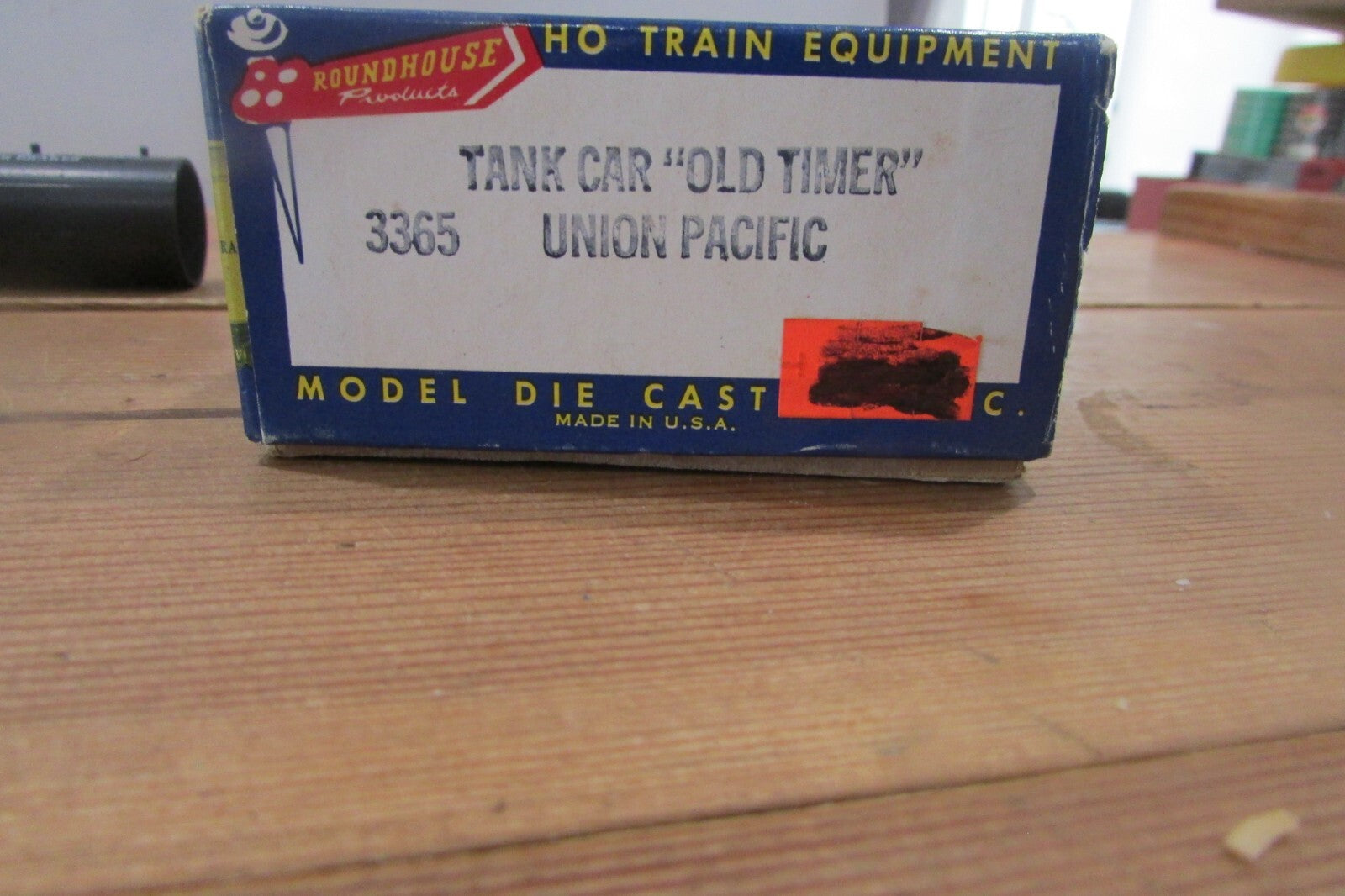 HO Scale Roundhouse 3365 Tank Car Old Timer Union Pacific RH4319