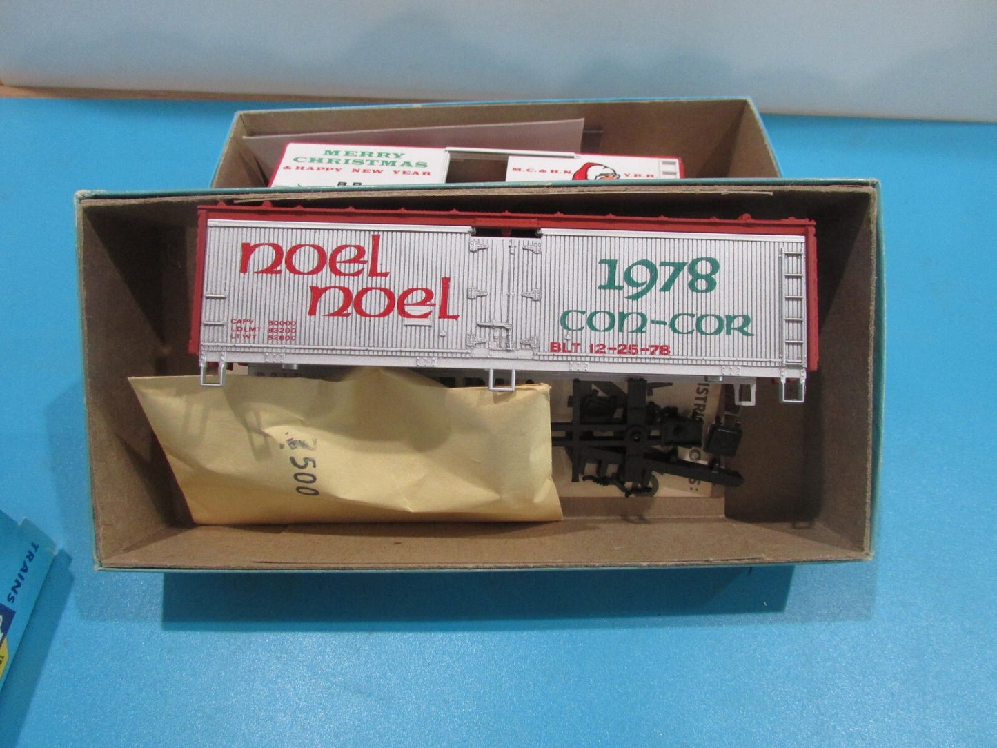 HO Scale Athearn (3) Assorted Chistmas Freight Cars Lot#1874