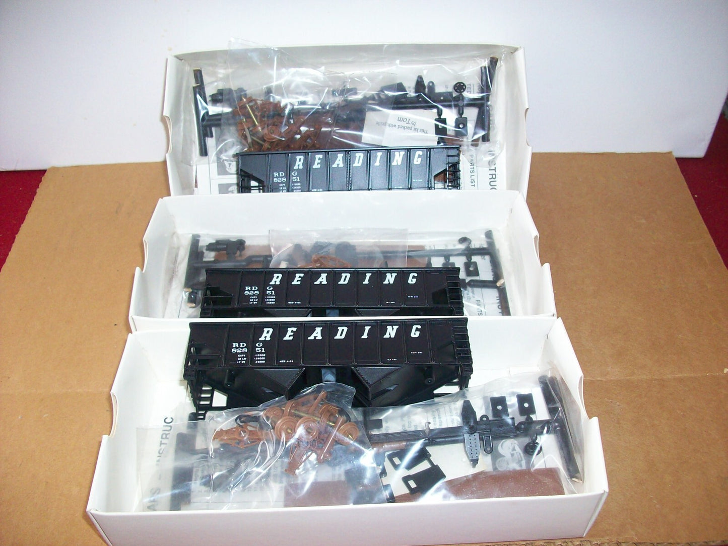 HO Scale Walthers 932-3001 (3) 36' Rib Side Hoppers "READING" Lot#4076