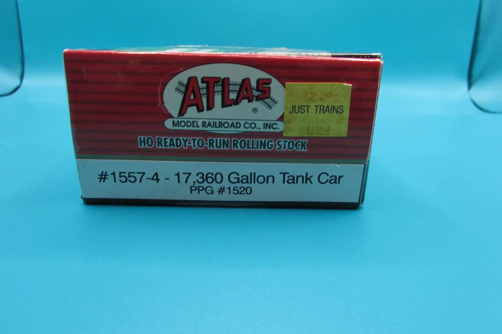 HO Scale Atlas 1557-4 17.360 Gallon Tank Car PPG#1520   A4421
