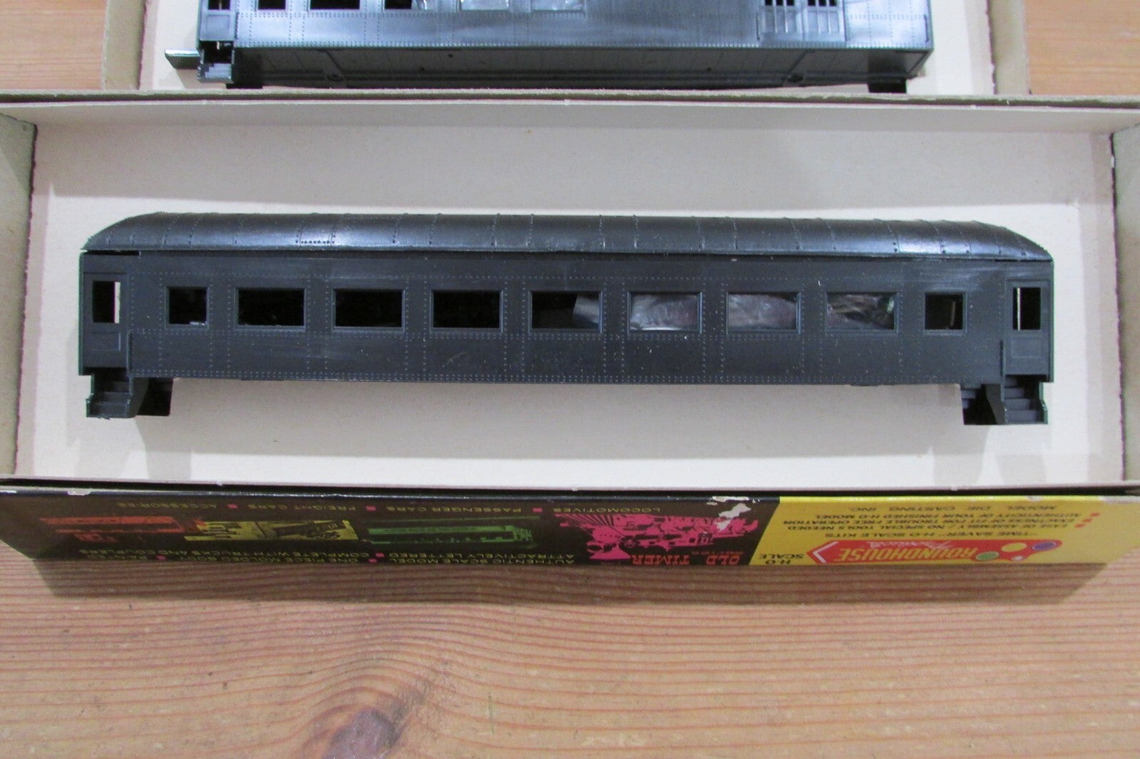 HO Scale Roundhouse (3)  Assorted Passenger Cars Undecorated Lot#2646