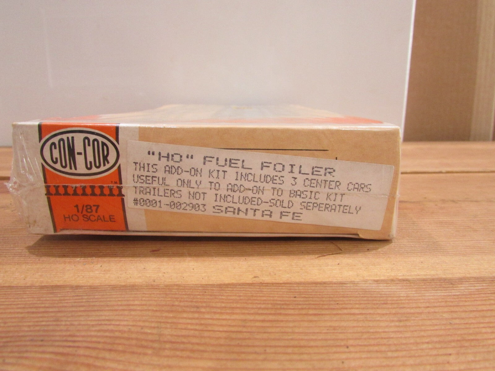 HO Scale  0001-002903 ADD-ON kit Con-Cor Fuel Foiler SF 3 Center Cars Lot#1041