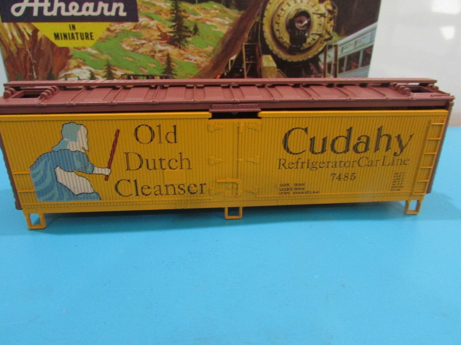 HO Scale Athearn 5208 Old Ductch Cleanser Reefer Car Kit Lot#0926