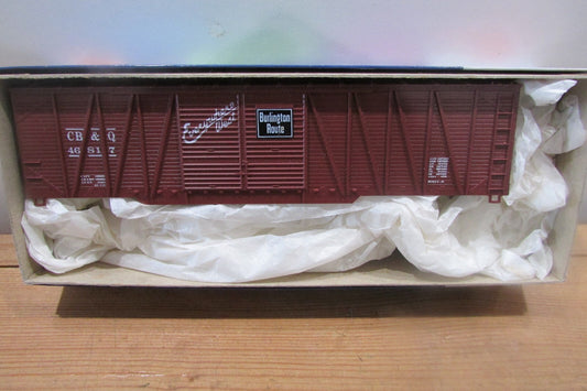 HO Scale RoundHouse 2152 50' EXT Brace Box Car DBL. Steel Plaque D. CB&Q  RH4351