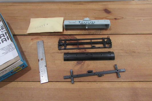 HO Scale Athearn 1979 40ft Tank Car Kit Firestone  Lot#4514
