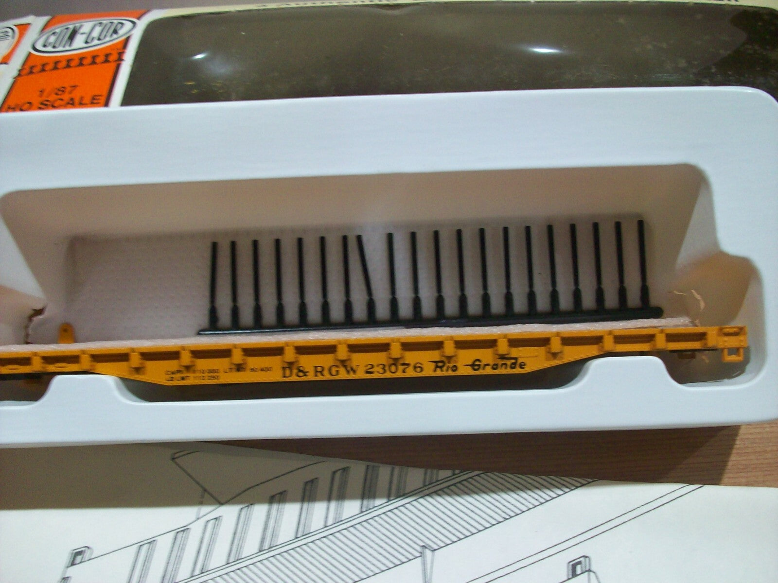 HO Scale Con-Cor 54' Flat Car Kit w /Load Rio Grande Lot#3869