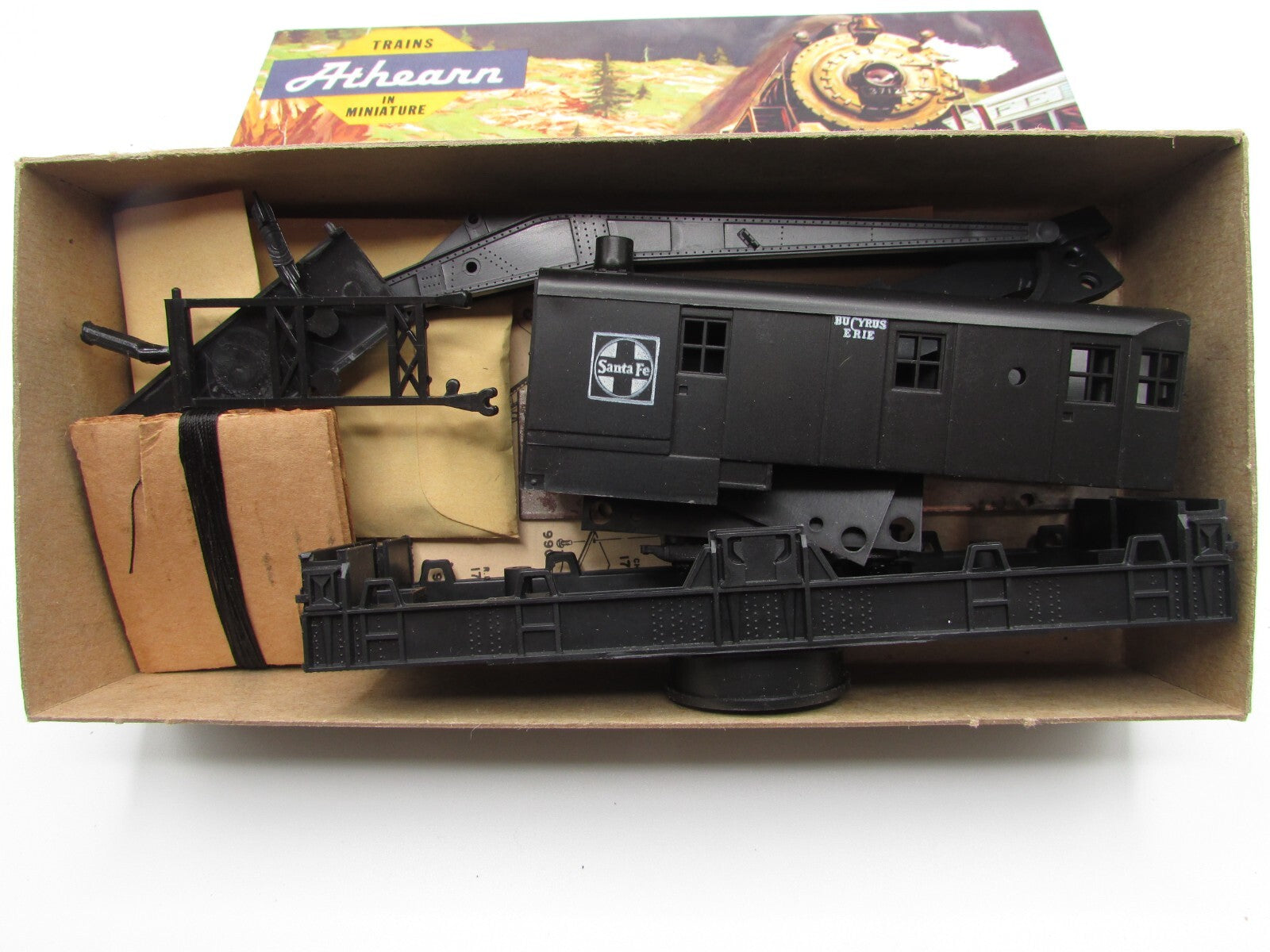 HO Scale Athearn 1702 200Ton Crane Kit ATSF  ATH4682