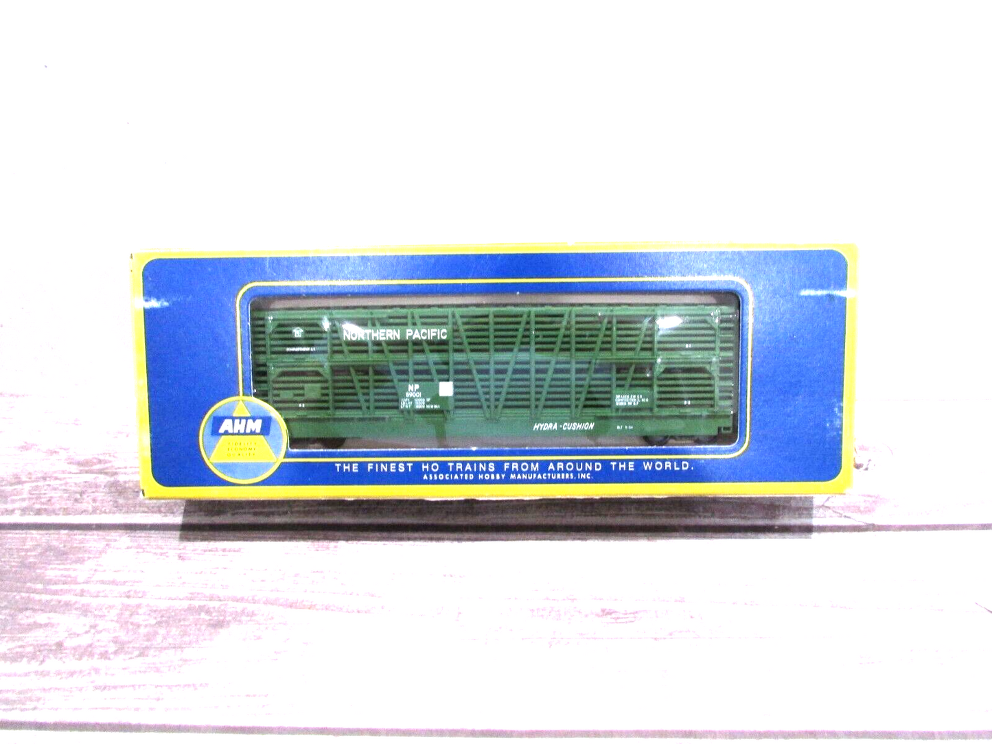 HO Scale AHM 5421C Stock Car  Northern Pacific(Green) #89001