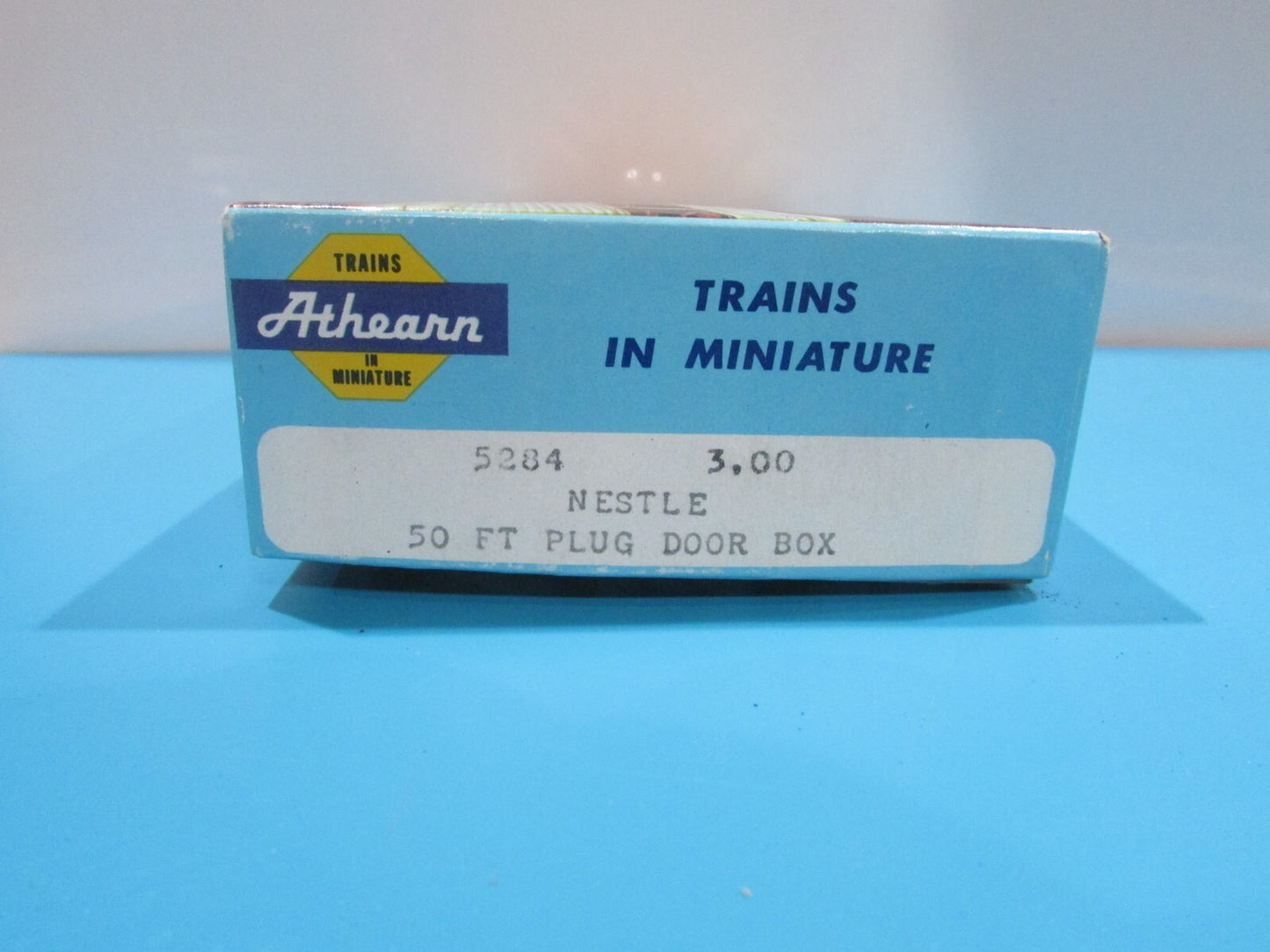 HO Scale Athearn 5284 50ft Plug Door Box Car Kit Nestle Lot#0851