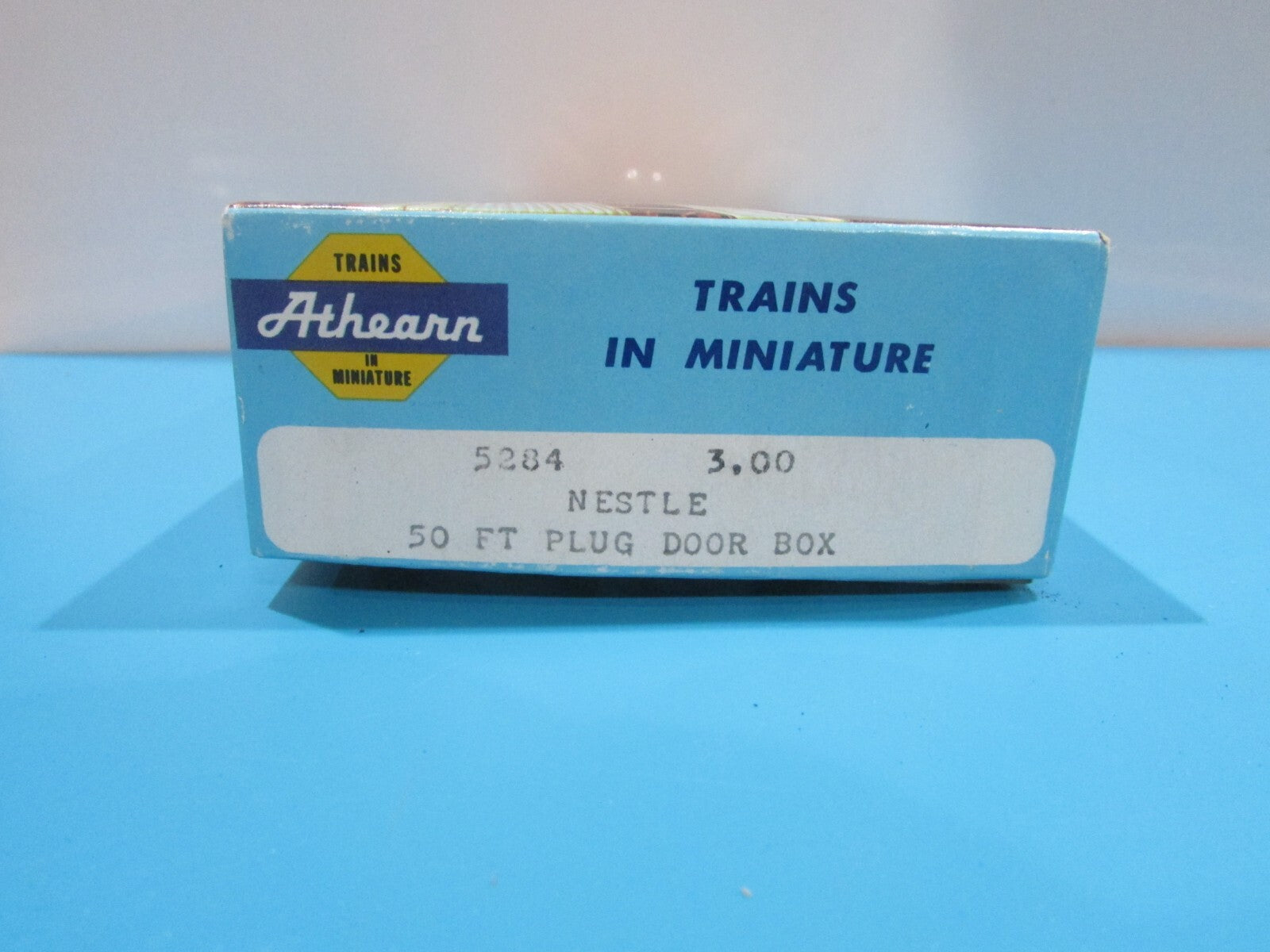 HO Scale Athearn 5284 50ft Plug Door Box Car Kit Nestle Lot#0851