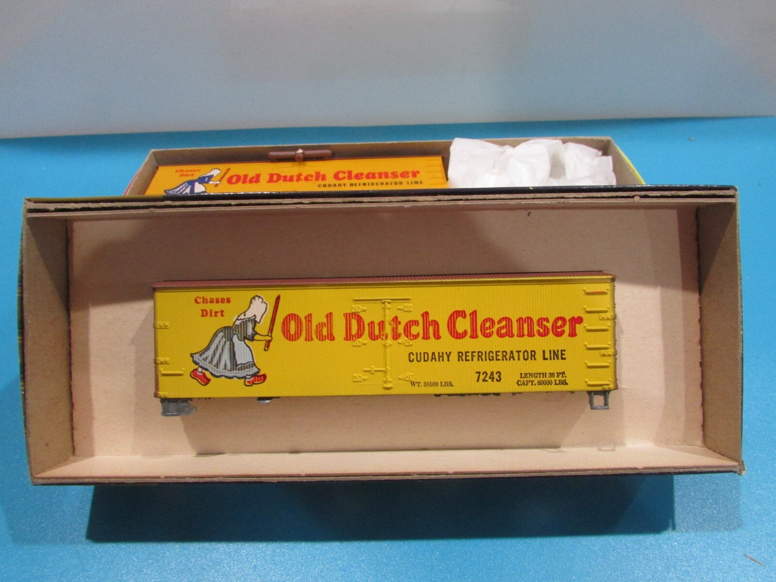 HO Scale Roundhouse (2 )Old Dutch Cleanser  Old Timer Cars Kits Lot#1728