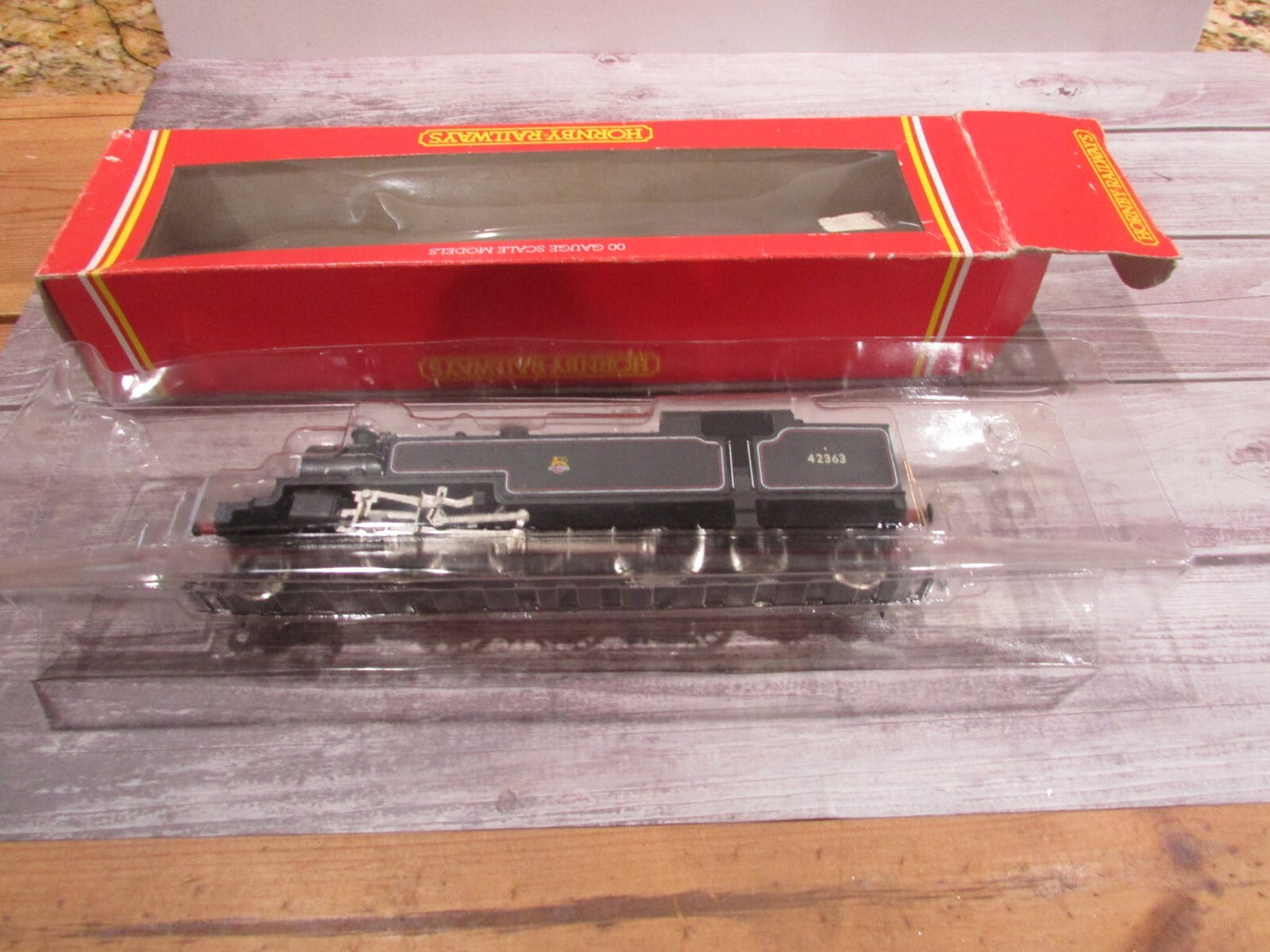 OO/HO Scale Hornby R239 BR2-6-4T Loco Class 4P #42363 Lot#3188