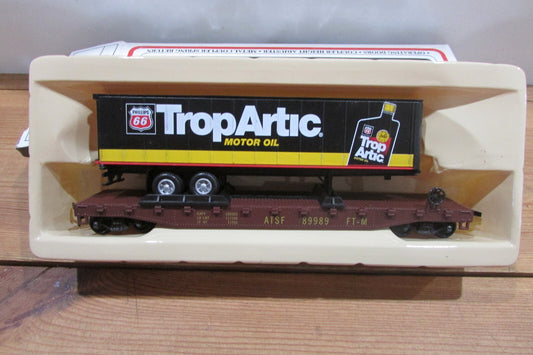 HO Scale Model Power 8359 ATSF Flat Car #89989 W/Trop Artic Motor Oil Trailer