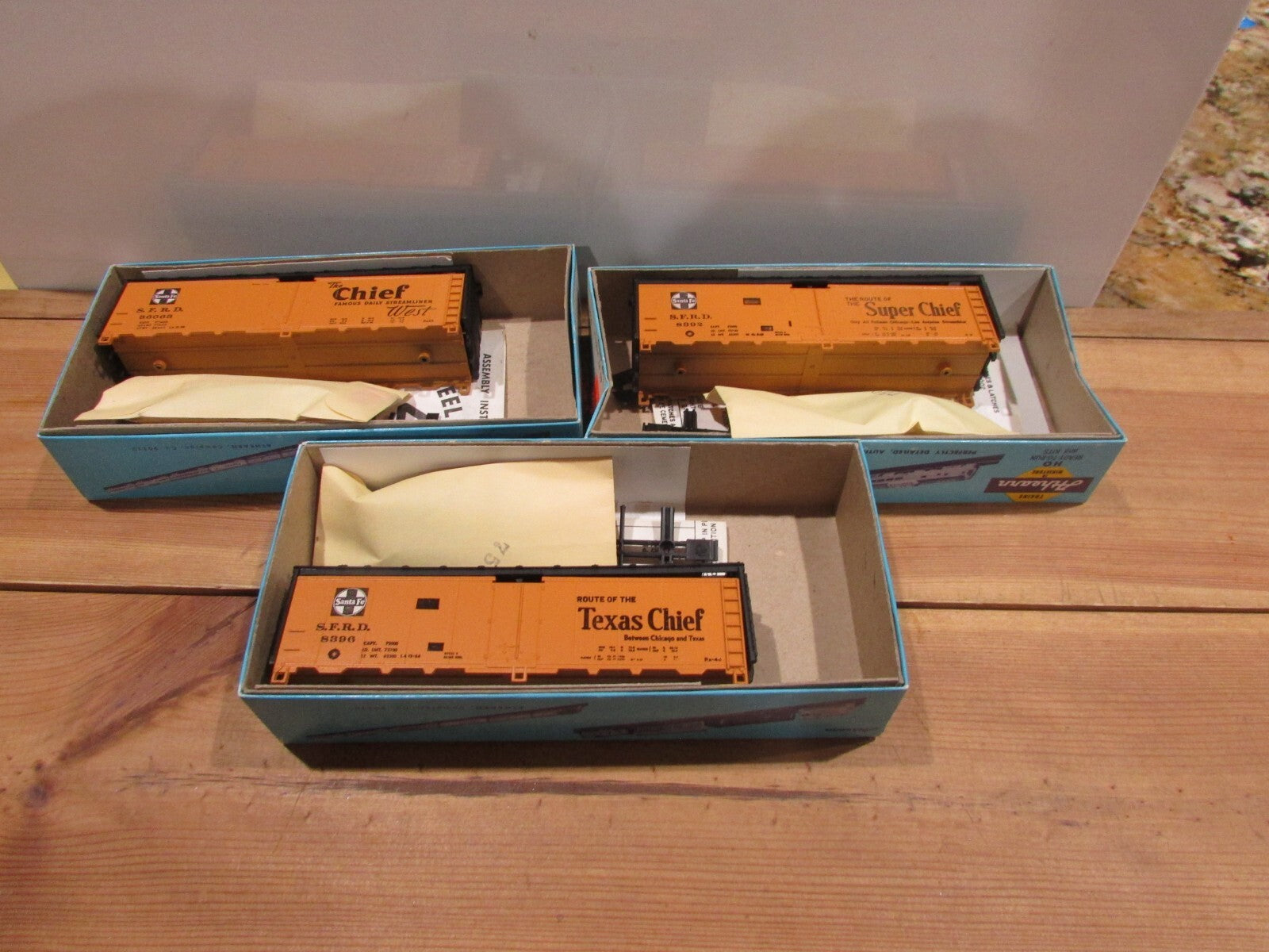 HO Scale Athearn (3) Santa Fe Cars Box Car Kits  Lot#1656