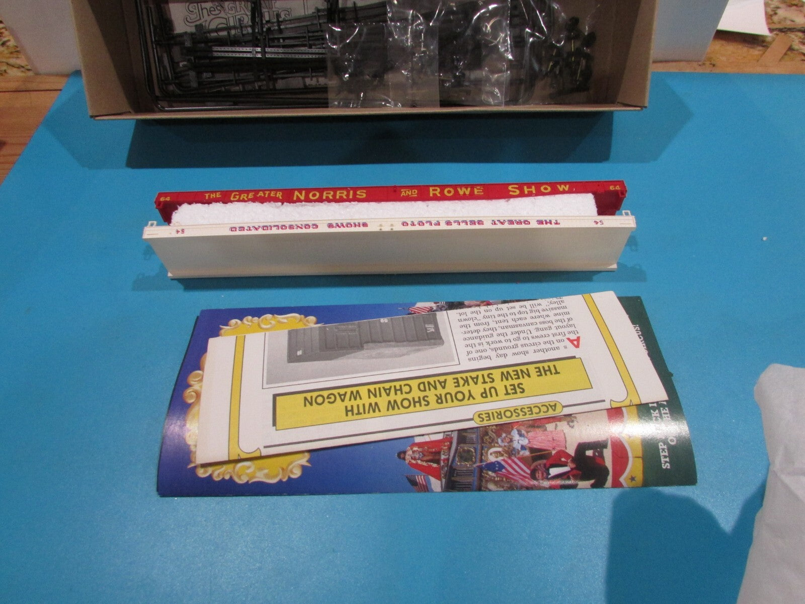 HO Scale The Great Circus Train Floto & Howe's Flatcar Kits-7th Release LOT#1521