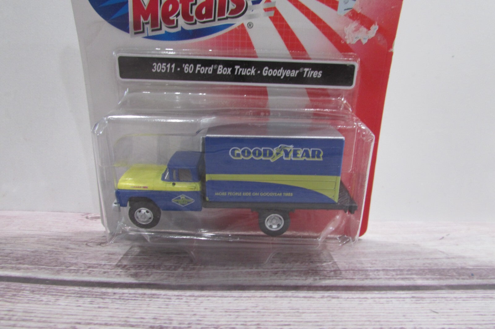 Ho Scale Classic Metal Works 30511 60' Ford Box Truck Good Year Tires