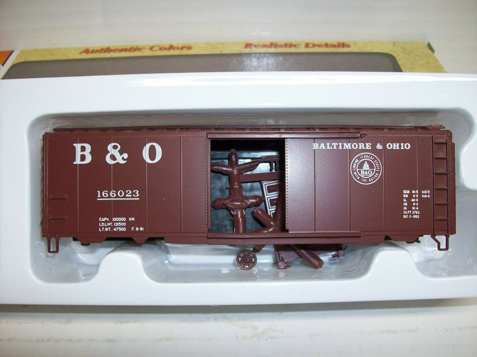 Ho Scale  Con-Cor 0001-009403-1 PS-1 Boxcar Kit 40' Car/SD Door "B & O" Lot#3866