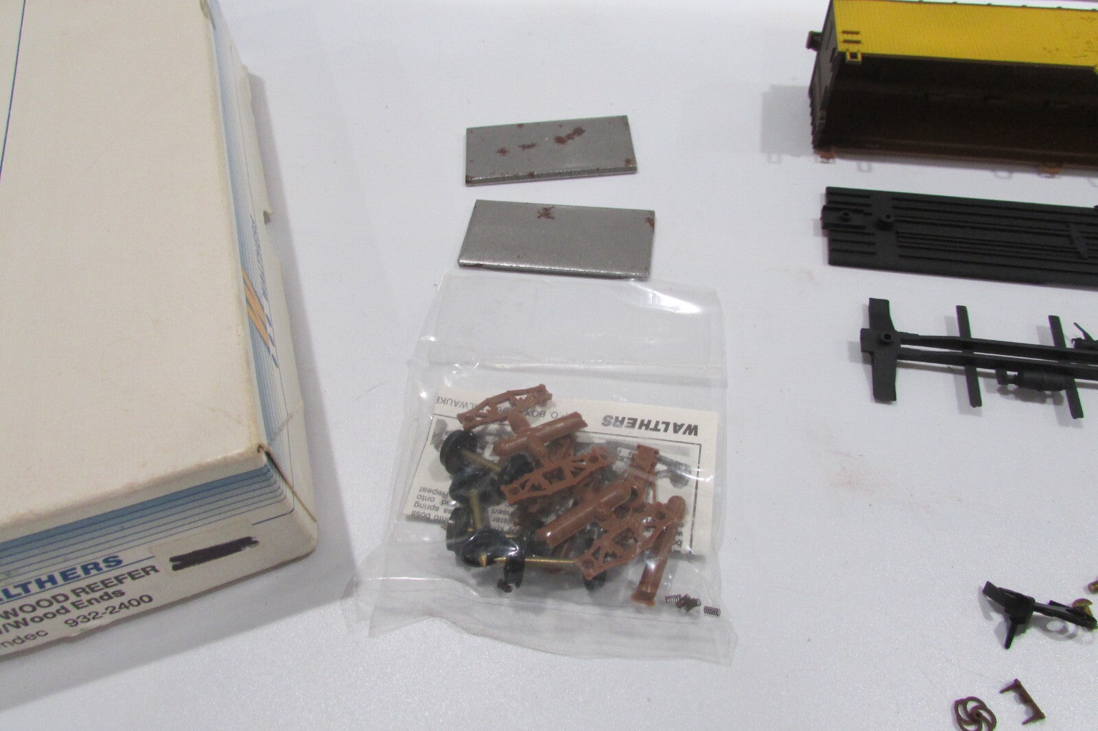 Ho Scale Walthers 932-2400 40' DS Wood Reffer w/Wood  Ends Undecorated
