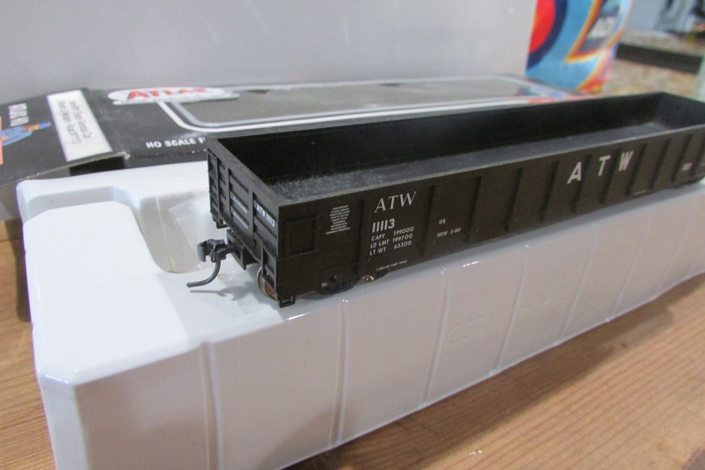 HO Scale Atlas TrainmaI tem#911 52' Evans Gondola  A4910