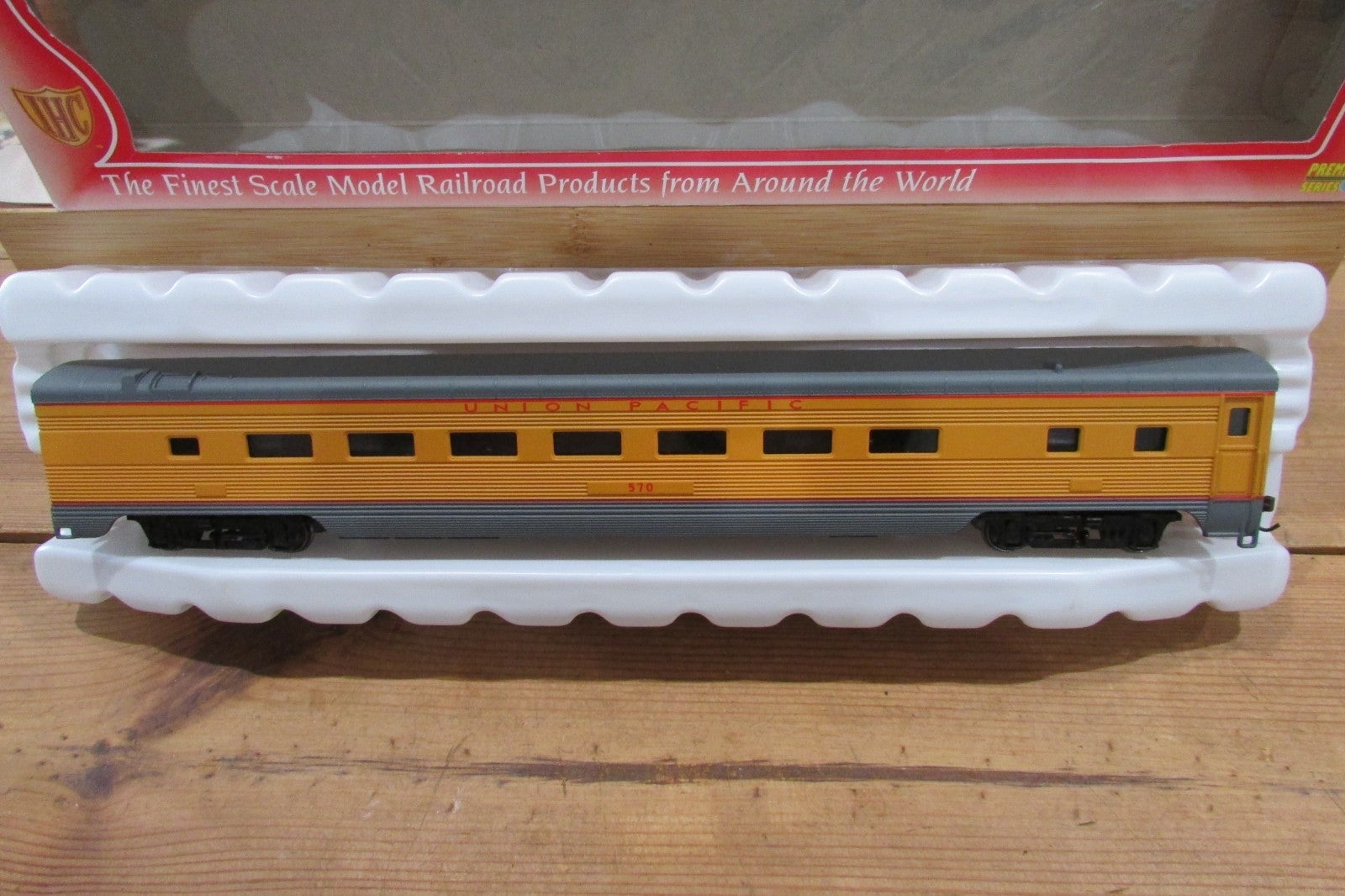 HO Scale IHC 47961 Passenger Car Union Pacific Coach Lot#5051