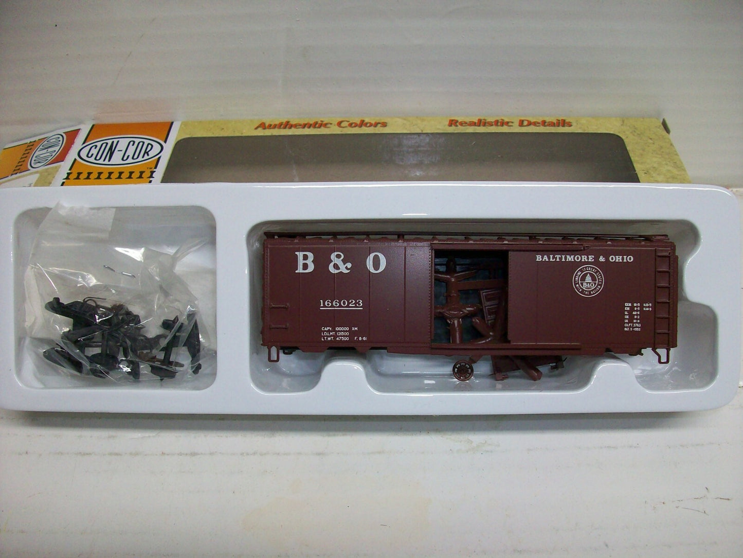Ho Scale  Con-Cor 0001-009403-1 PS-1 Boxcar Kit 40' Car/SD Door "B & O" Lot#3866