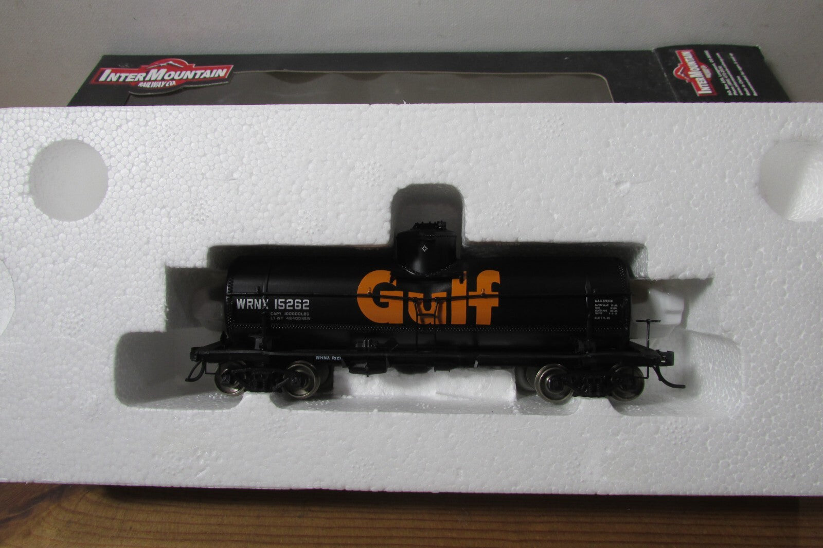 HO Scale InterMountain 46203-28 10.000 Gallon Tank Car Gulf # 15262 Lot#4143